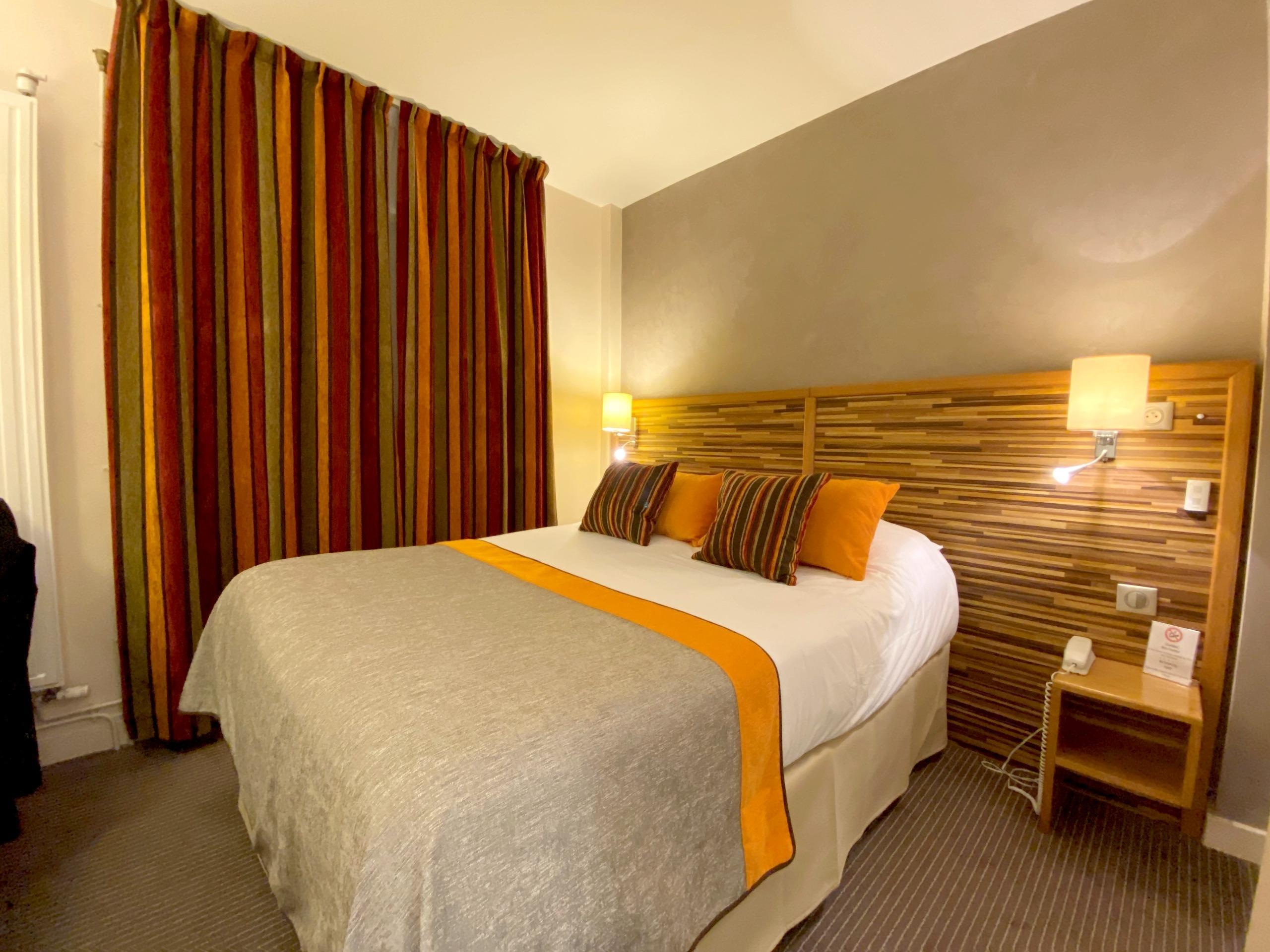 Logis - Le Christina Hotel Bourges Luaran gambar