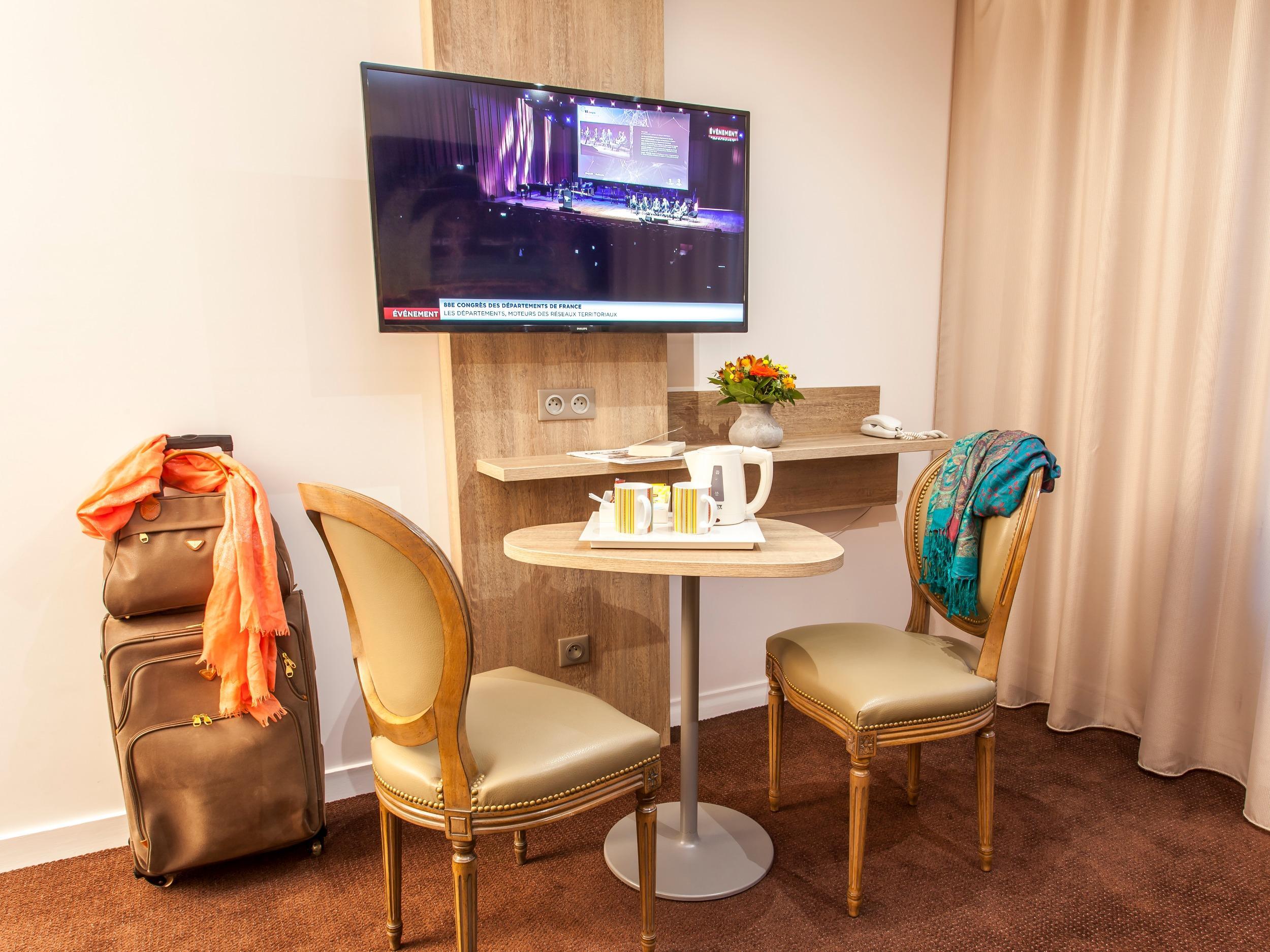 Logis - Le Christina Hotel Bourges Luaran gambar
