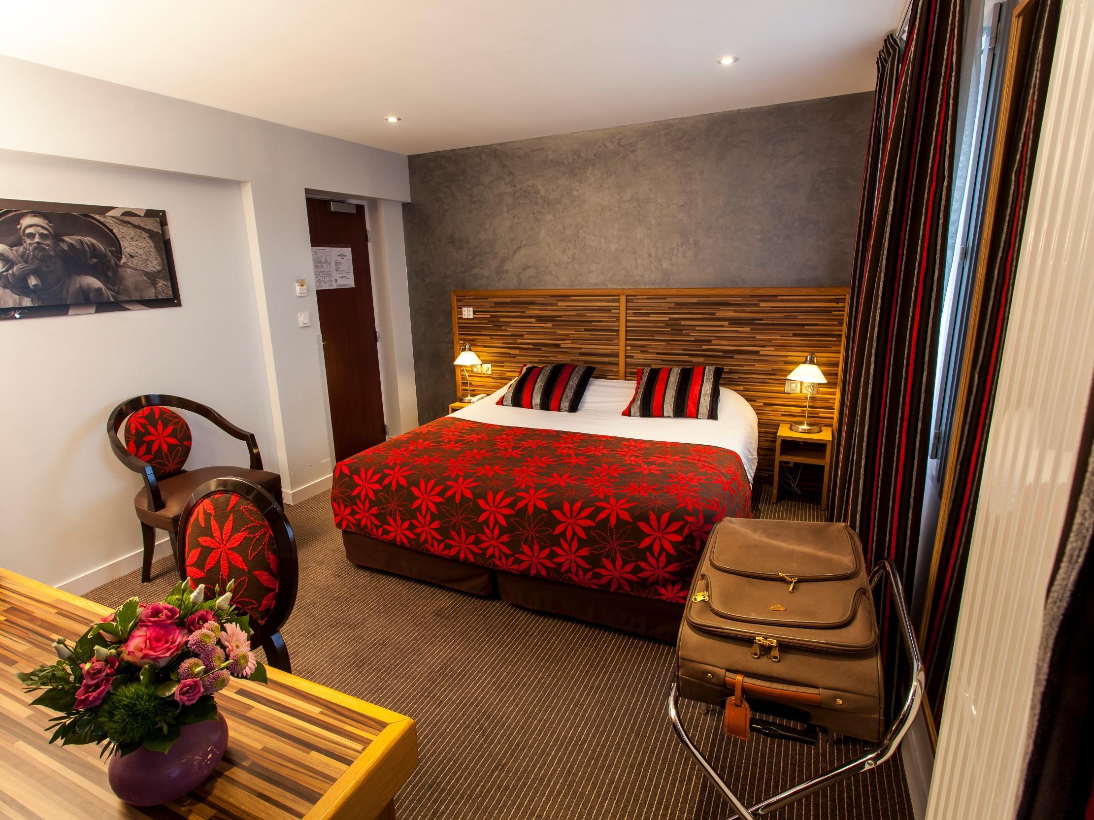 Logis - Le Christina Hotel Bourges Luaran gambar