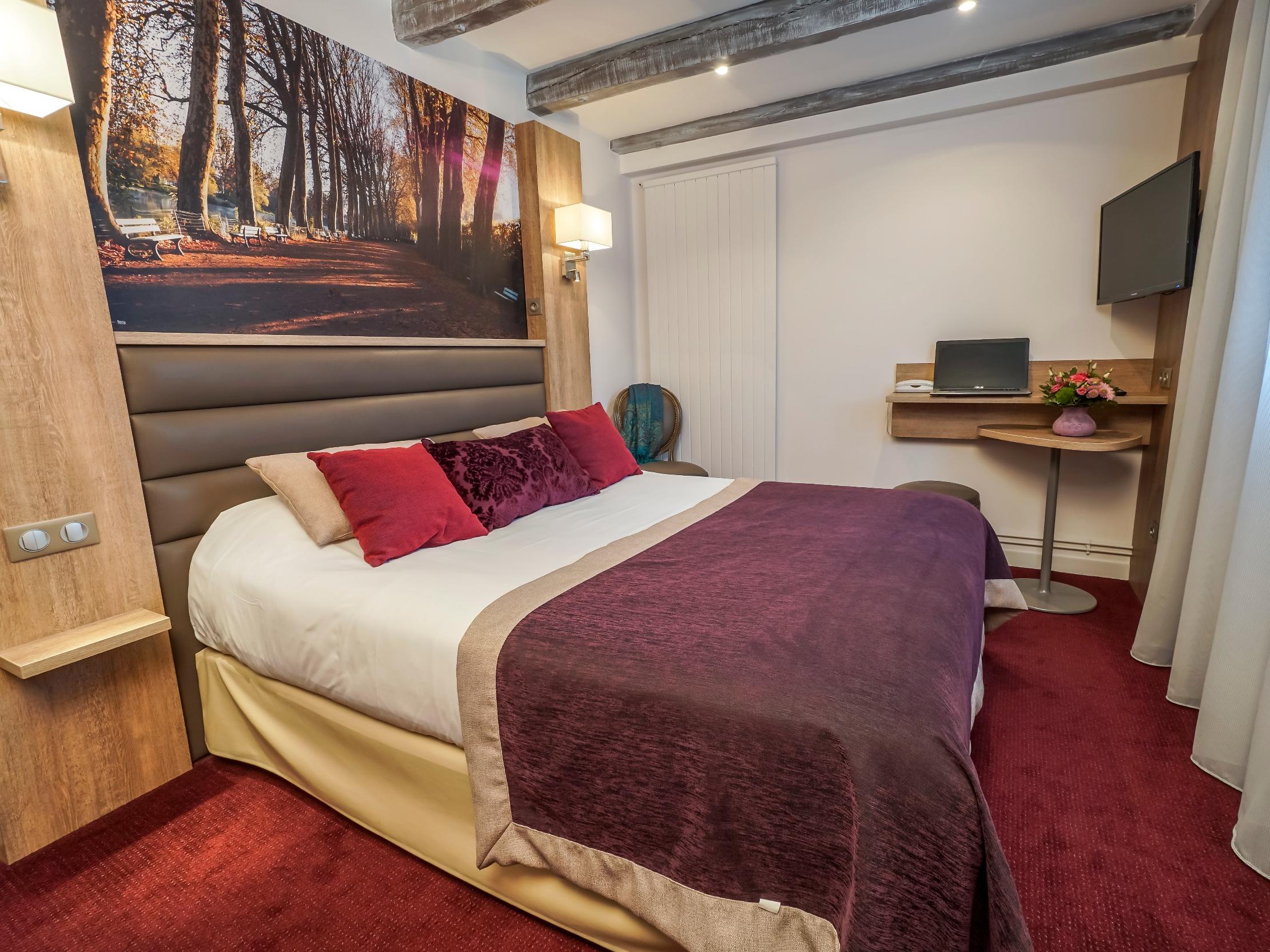 Logis - Le Christina Hotel Bourges Luaran gambar