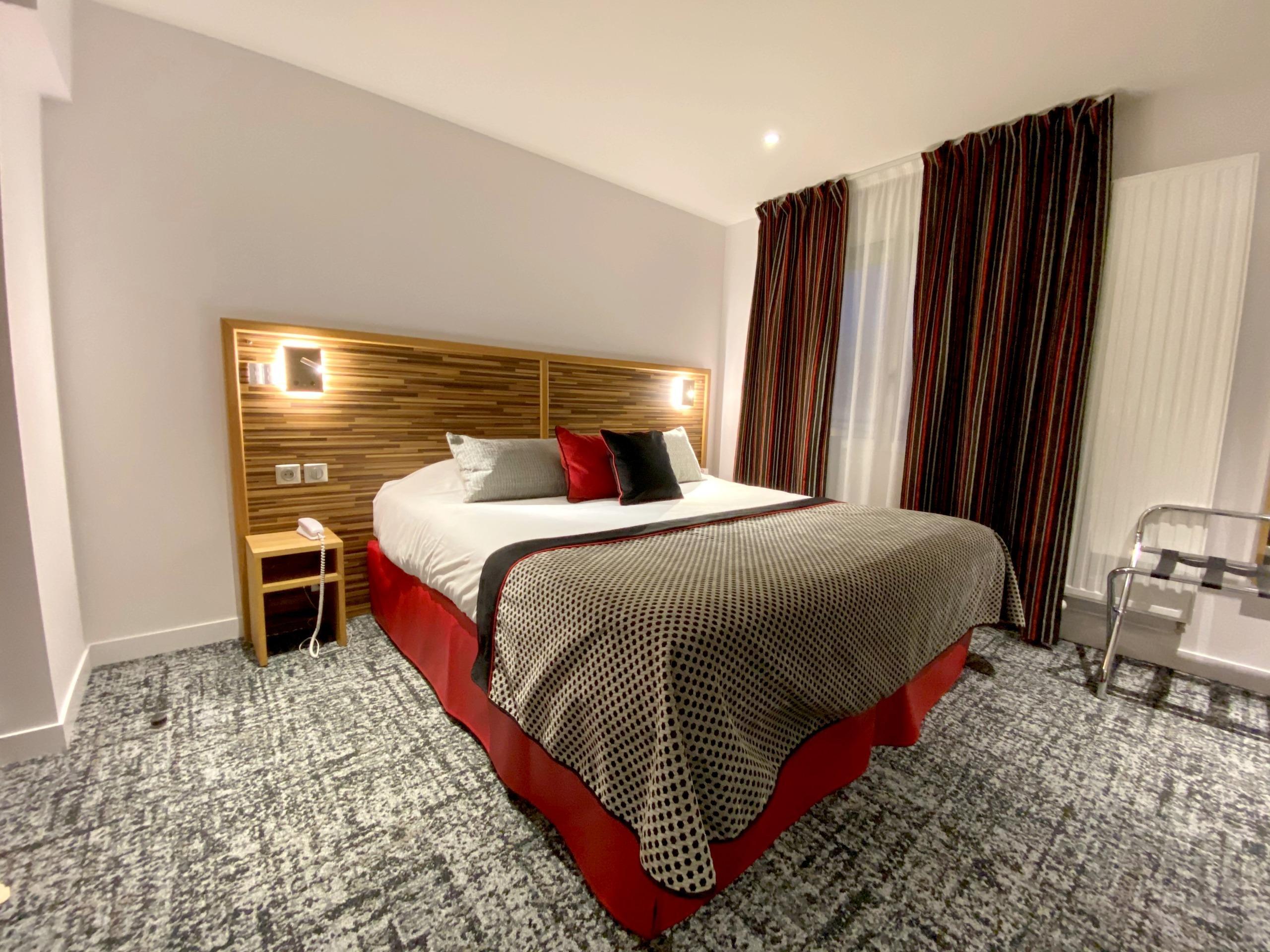 Logis - Le Christina Hotel Bourges Luaran gambar