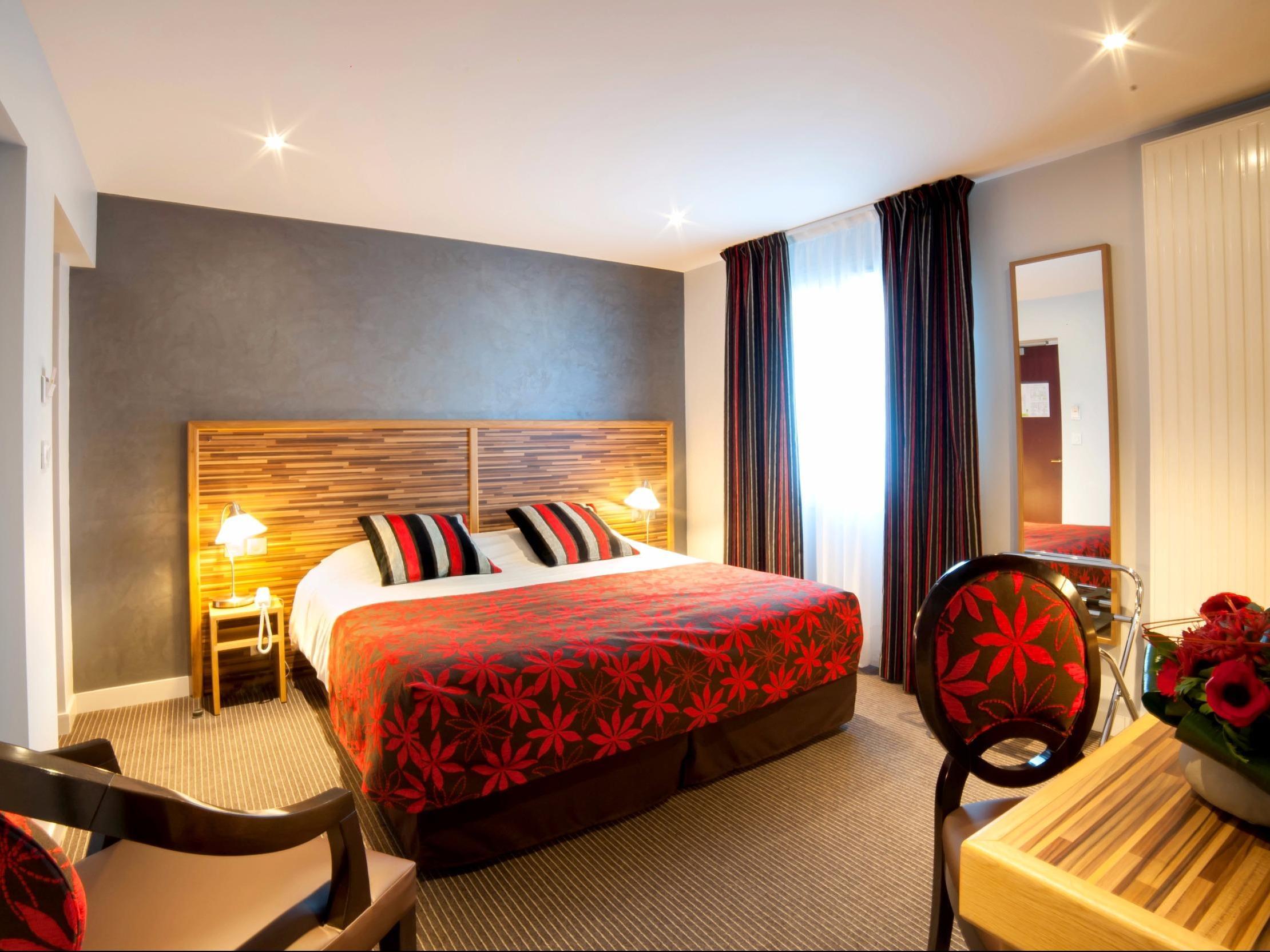Logis - Le Christina Hotel Bourges Luaran gambar