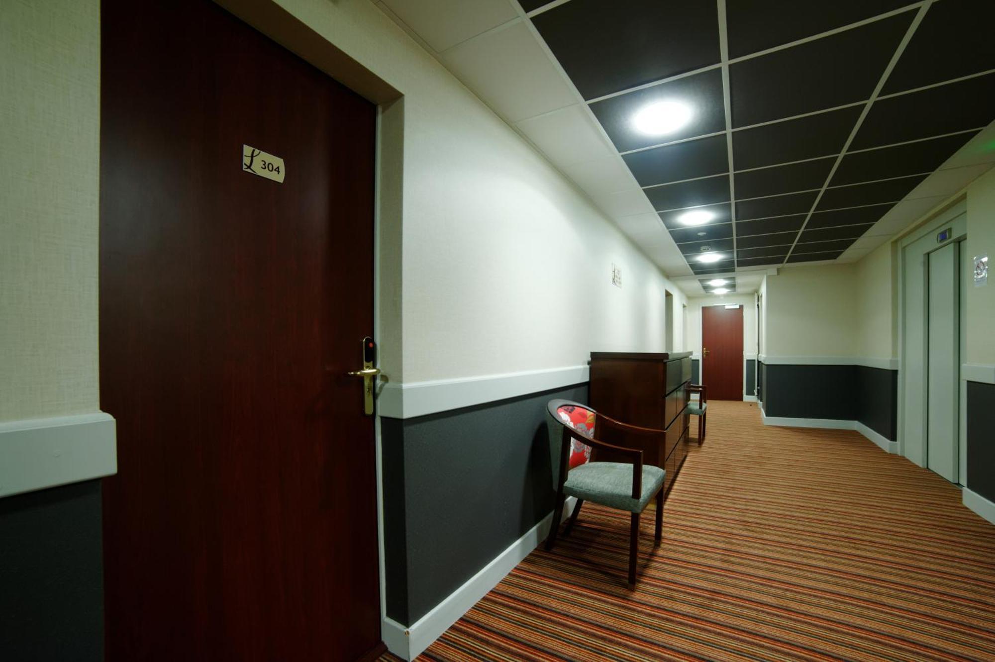 Logis - Le Christina Hotel Bourges Luaran gambar