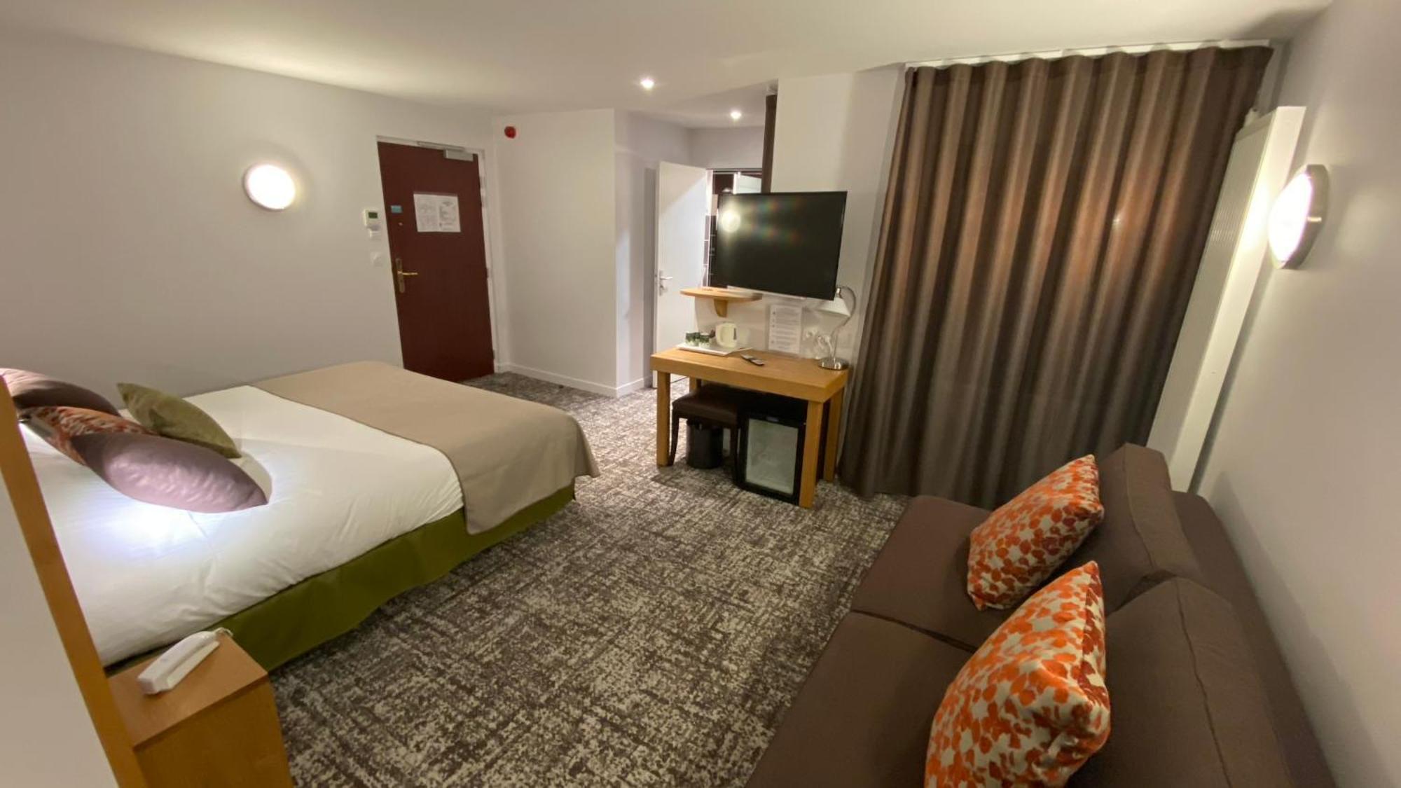 Logis - Le Christina Hotel Bourges Luaran gambar
