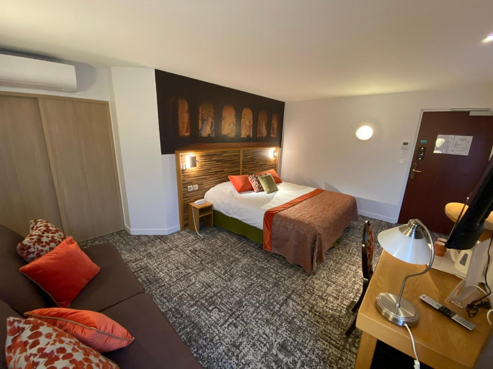 Logis - Le Christina Hotel Bourges Luaran gambar