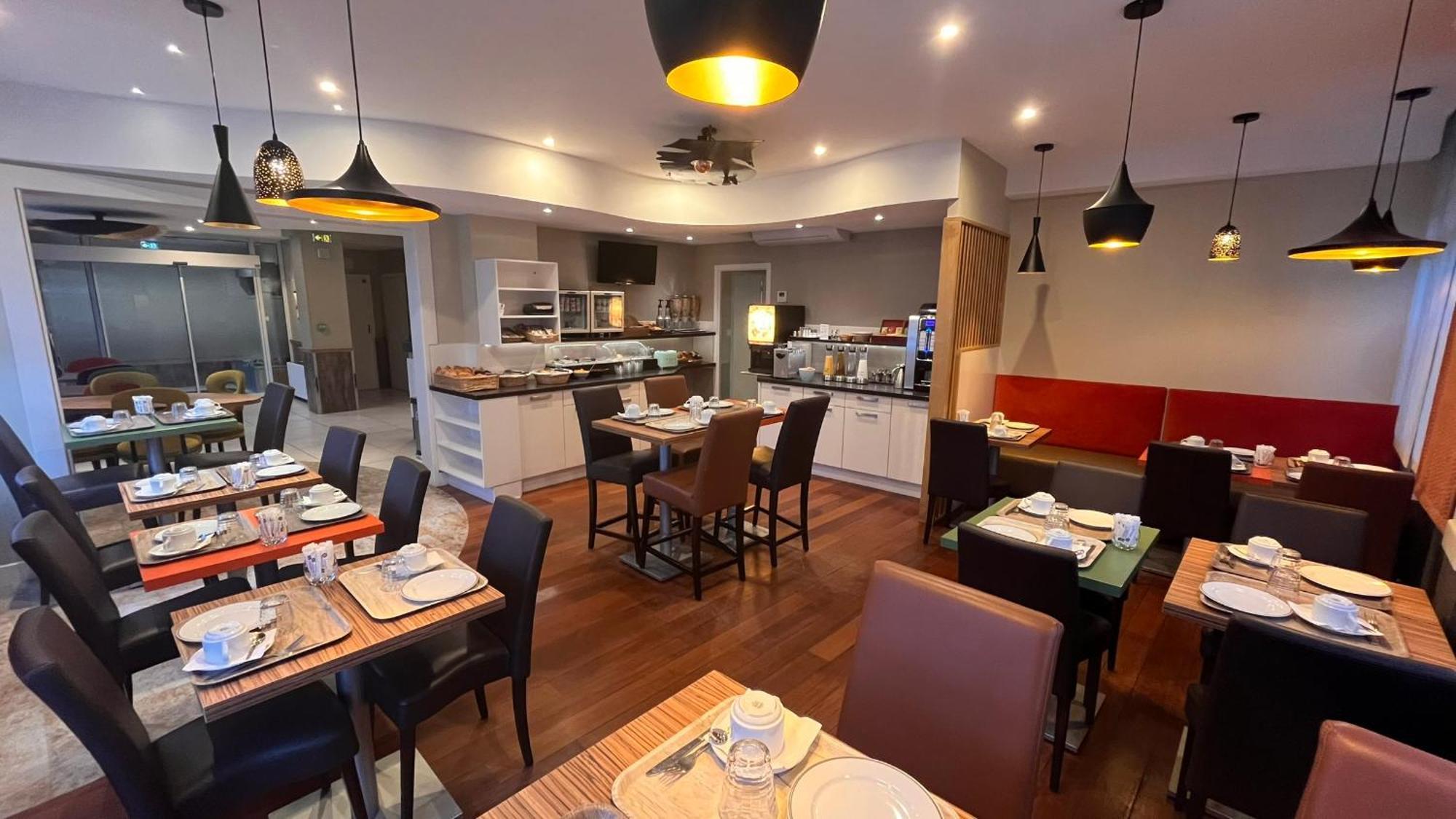 Logis - Le Christina Hotel Bourges Luaran gambar