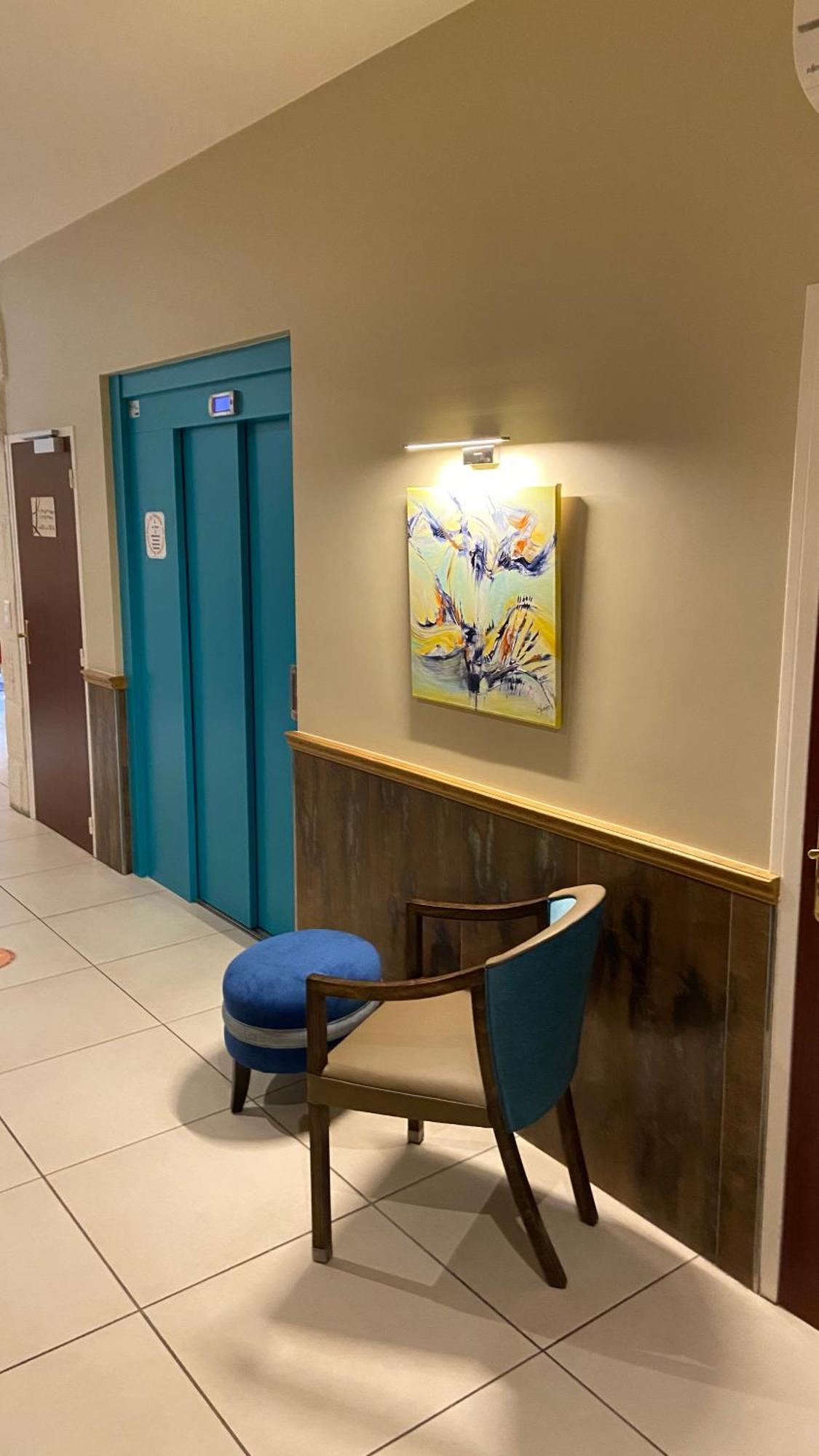 Logis - Le Christina Hotel Bourges Luaran gambar